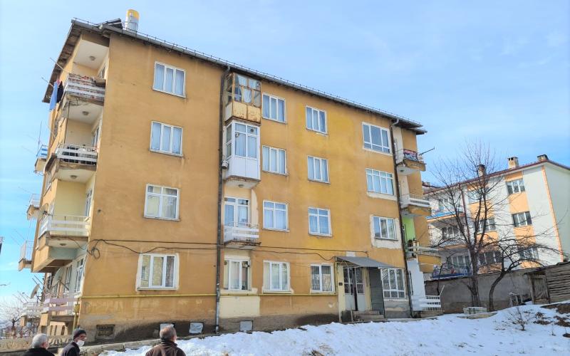 KILAVUZ MAHALLESİ ŞEHİTLER PARKI KARŞISINDA SATILIK DAİRE Namoğlu Emlak